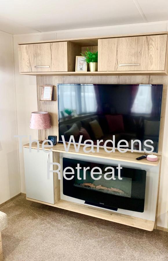 The Wardens Retreat - Tattershall Lakes Country Park Hotel Buitenkant foto